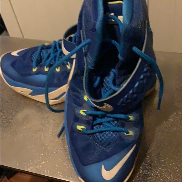 Nike anyone - Picture 2 of 2